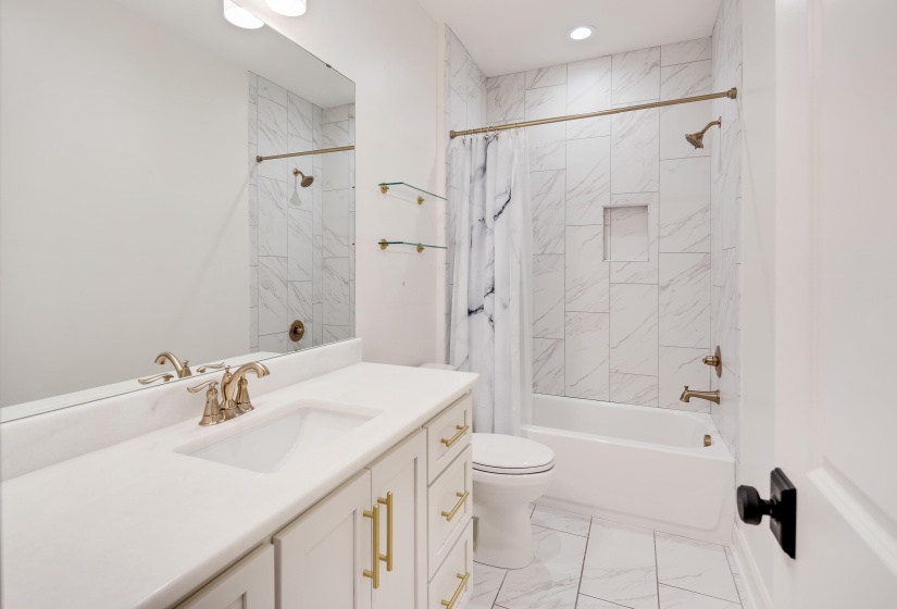 2487 ALLELON BEND LN, Germantown, Tennessee 38138, 5 Bedrooms Bedrooms, 12 Rooms Rooms,4.1 BathroomsBathrooms,Residential,For Sale,ALLELON BEND,10223426