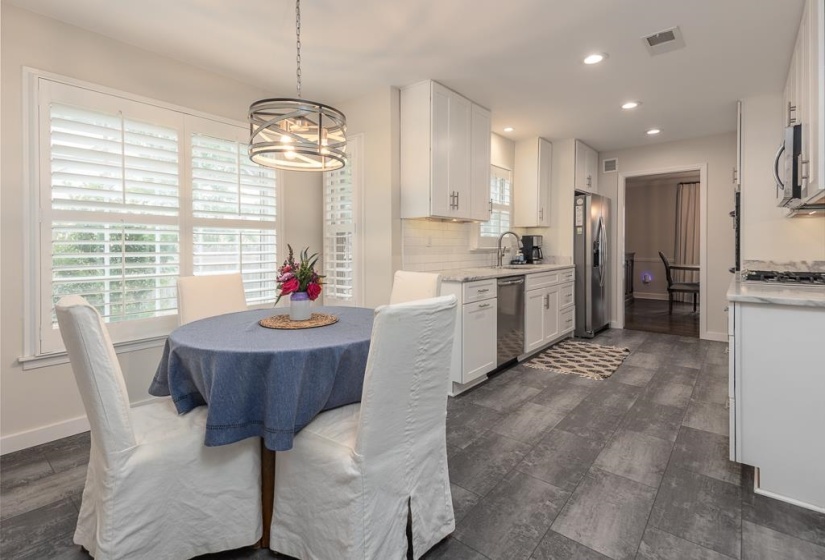 8597 SANDPOINT DR, Germantown, Tennessee 38139, 4 Bedrooms Bedrooms, 8 Rooms Rooms,2 BathroomsBathrooms,Residential,For Sale,SANDPOINT,10223427