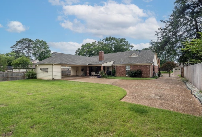 8597 SANDPOINT DR, Germantown, Tennessee 38139, 4 Bedrooms Bedrooms, 8 Rooms Rooms,2 BathroomsBathrooms,Residential,For Sale,SANDPOINT,10223427