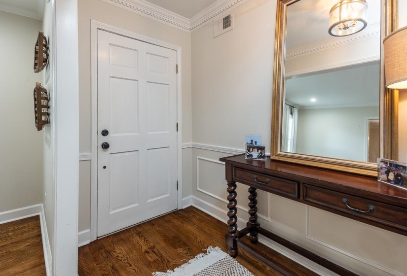 8597 SANDPOINT DR, Germantown, Tennessee 38139, 4 Bedrooms Bedrooms, 8 Rooms Rooms,2 BathroomsBathrooms,Residential,For Sale,SANDPOINT,10223427