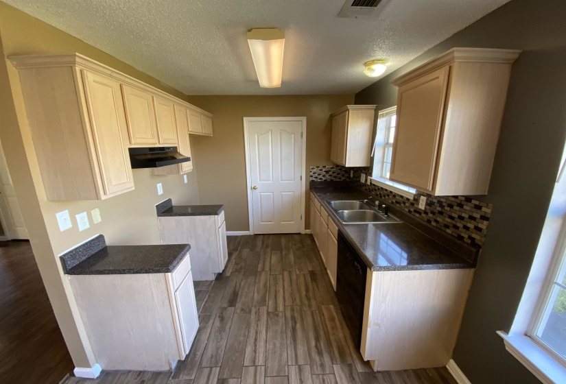 4431 SHADOW LEAF CV, Memphis, Tennessee 38128, 3 Bedrooms Bedrooms, 5 Rooms Rooms,2 BathroomsBathrooms,Residential,For Sale,SHADOW LEAF,10223430