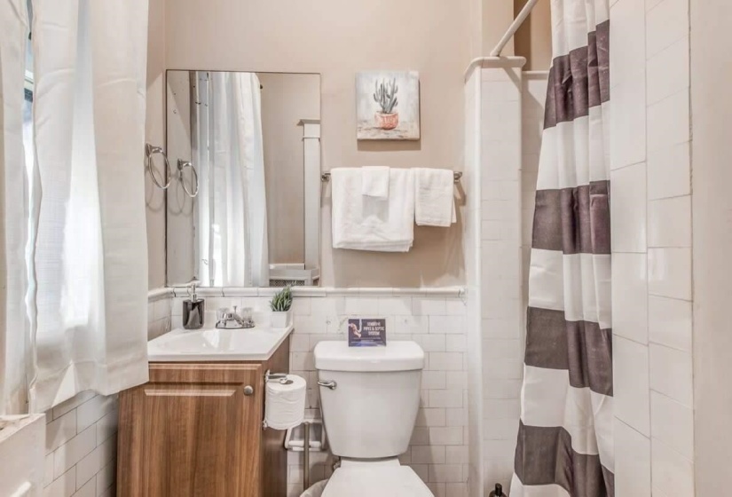 243-245 AVALON AVE, Memphis, Tennessee 38112, 3 Bedrooms Bedrooms, ,2 BathroomsBathrooms,Duplexes,For Sale,AVALON,10223440