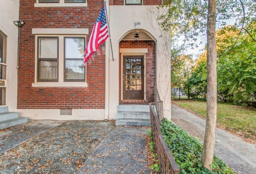 243-245 AVALON AVE, Memphis, Tennessee 38112, 3 Bedrooms Bedrooms, ,2 BathroomsBathrooms,Duplexes,For Sale,AVALON,10223440
