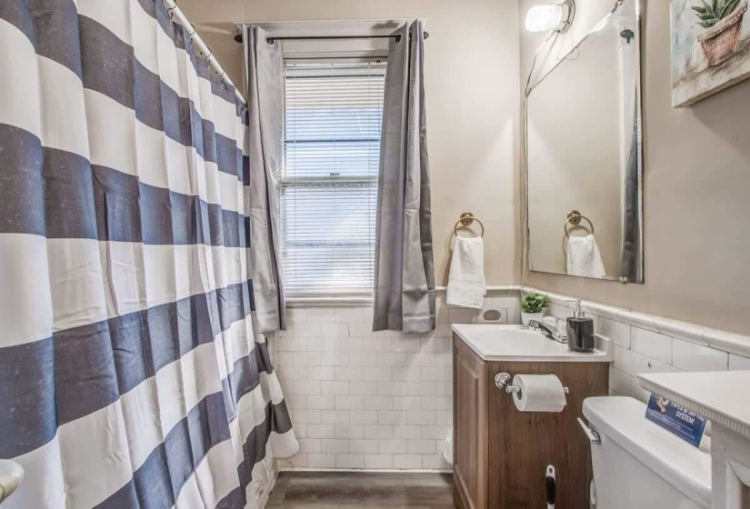 243-245 AVALON AVE, Memphis, Tennessee 38112, 3 Bedrooms Bedrooms, ,2 BathroomsBathrooms,Duplexes,For Sale,AVALON,10223440