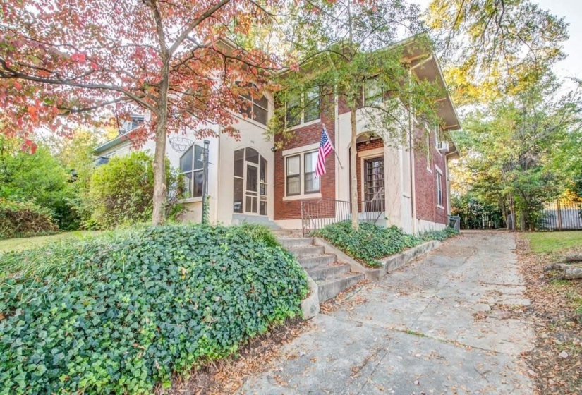 243-245 AVALON AVE, Memphis, Tennessee 38112, 3 Bedrooms Bedrooms, ,2 BathroomsBathrooms,Duplexes,For Sale,AVALON,10223440