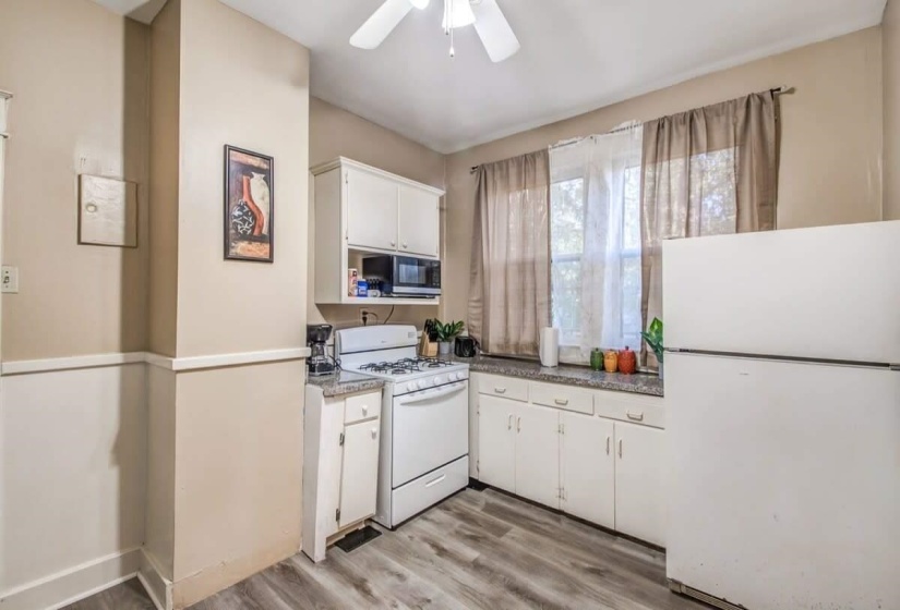 243-245 AVALON AVE, Memphis, Tennessee 38112, 3 Bedrooms Bedrooms, ,2 BathroomsBathrooms,Duplexes,For Sale,AVALON,10223440