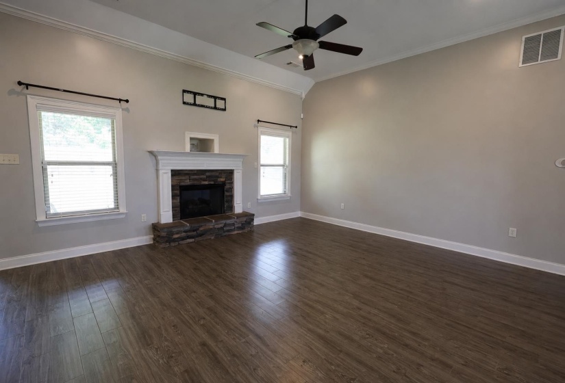 36 LITTLETON WAY, Munford, Tennessee 38058, 5 Bedrooms Bedrooms, 12 Rooms Rooms,3 BathroomsBathrooms,Rental Properties,For Sale,LITTLETON,10223435