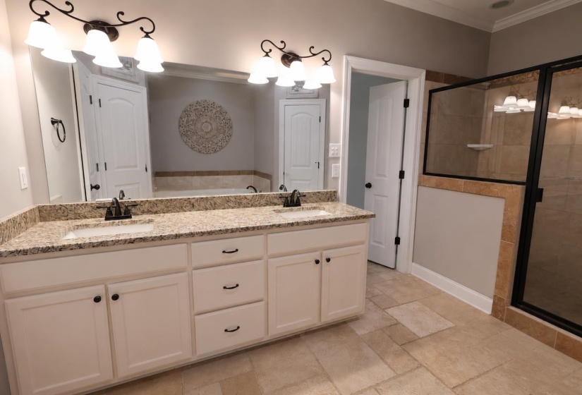 36 LITTLETON WAY, Munford, Tennessee 38058, 5 Bedrooms Bedrooms, 12 Rooms Rooms,3 BathroomsBathrooms,Rental Properties,For Sale,LITTLETON,10223435