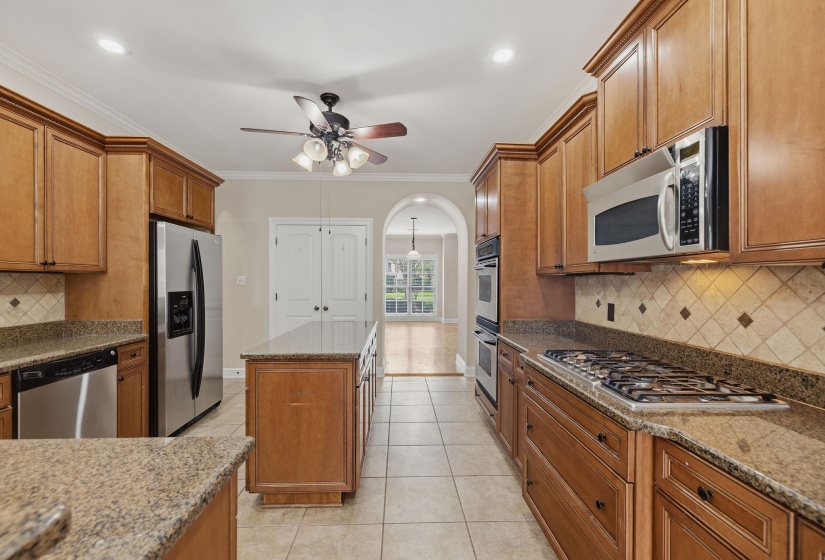 842 SHADOW WALK LN, Collierville, Tennessee 38017, 5 Bedroom Bedrooms, 9 Room Rooms,4.1 BathroomBathrooms,Residential,For Sale,SHADOW WALK,0,10223446