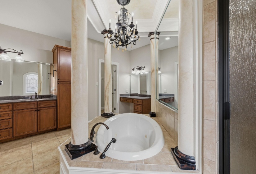 842 SHADOW WALK LN, Collierville, Tennessee 38017, 5 Bedroom Bedrooms, 9 Room Rooms,4.1 BathroomBathrooms,Residential,For Sale,SHADOW WALK,0,10223446