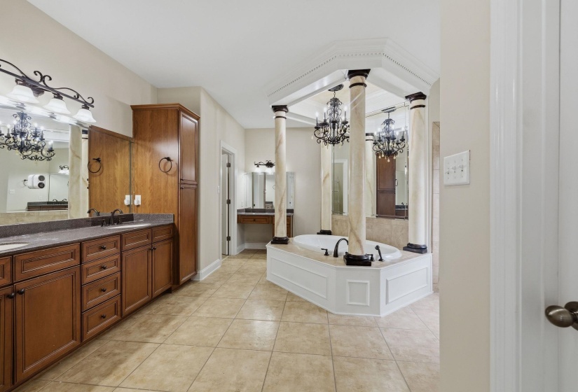842 SHADOW WALK LN, Collierville, Tennessee 38017, 5 Bedroom Bedrooms, 9 Room Rooms,4.1 BathroomBathrooms,Residential,For Sale,SHADOW WALK,0,10223446