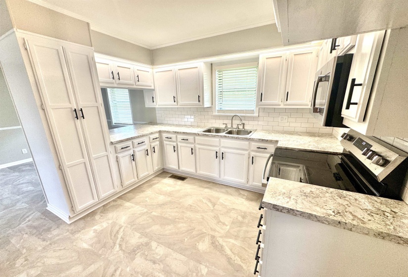 660 SUMROW ST, Halls, Tennessee 38040-1104, 3 Bedrooms Bedrooms, 7 Rooms Rooms,1 BathroomBathrooms,Residential,For Sale,SUMROW,10223447