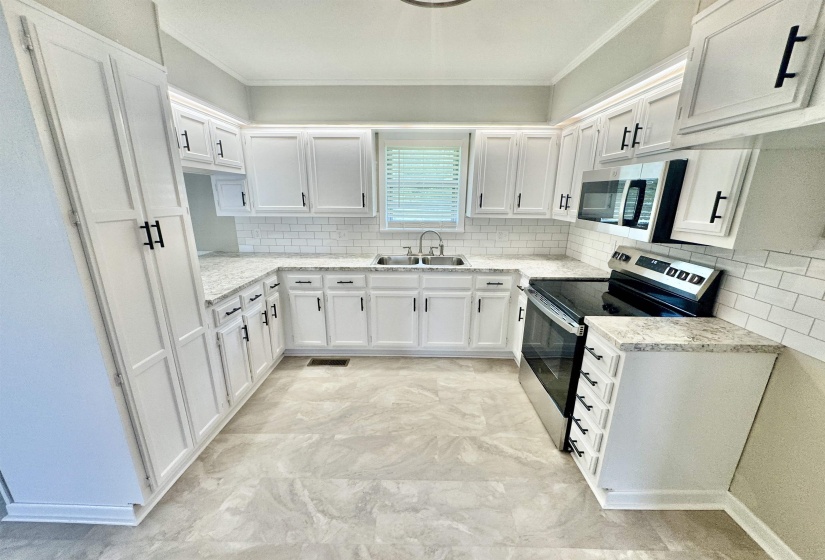 660 SUMROW ST, Halls, Tennessee 38040-1104, 3 Bedrooms Bedrooms, 7 Rooms Rooms,1 BathroomBathrooms,Residential,For Sale,SUMROW,10223447
