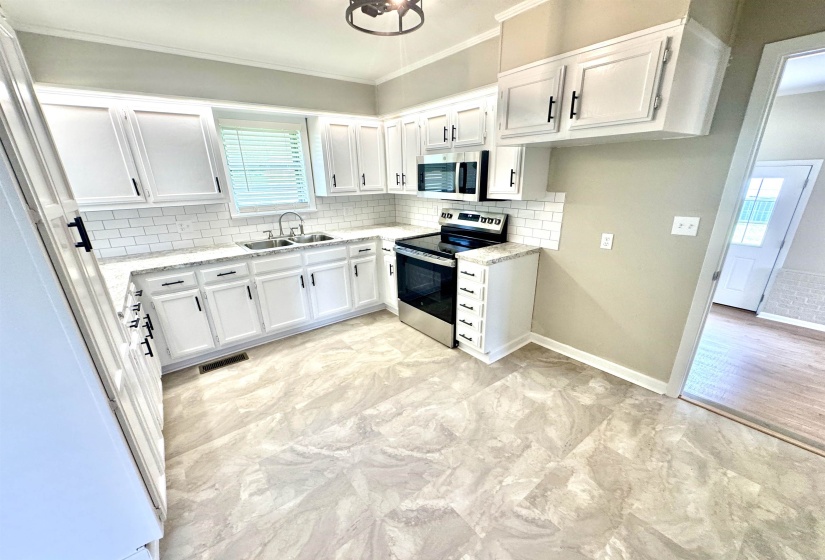 660 SUMROW ST, Halls, Tennessee 38040-1104, 3 Bedrooms Bedrooms, 7 Rooms Rooms,1 BathroomBathrooms,Residential,For Sale,SUMROW,10223447
