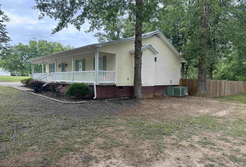 40 LOVE LN, Savannah, Tennessee 38672, 3 Bedrooms Bedrooms, 8 Rooms Rooms,2 BathroomsBathrooms,Residential,For Sale,LOVE,10223464