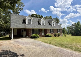 142 TREECE ST, Selmer, Tennessee 38375-3216, 4 Bedrooms Bedrooms, 9 Rooms Rooms,3 BathroomsBathrooms,Residential,For Sale,TREECE,10223472 142 TREECE ST, Selmer, Tennessee 38375-3216, 4 Bedrooms Bedrooms, 9 Rooms Rooms,3 BathroomsBathrooms,Residential,For Sale,TREECE,10223472
