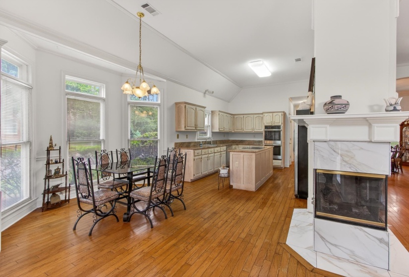 1563 QUAIL POINTE CIR, Memphis, Tennessee 38120, 3 Bedroom Bedrooms, 7 Room Rooms,2 BathroomBathrooms,Residential,For Sale,QUAIL POINTE,0,10221692