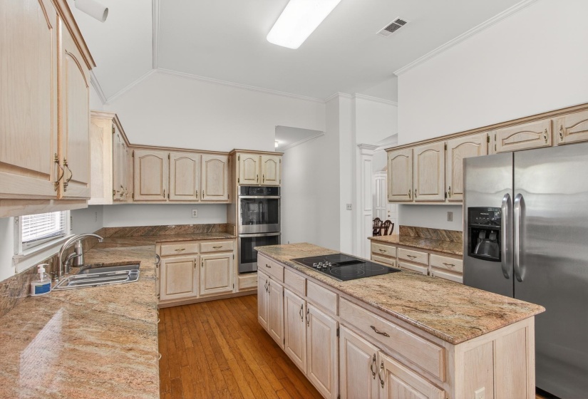 1563 QUAIL POINTE CIR, Memphis, Tennessee 38120, 3 Bedroom Bedrooms, 7 Room Rooms,2 BathroomBathrooms,Residential,For Sale,QUAIL POINTE,0,10221692