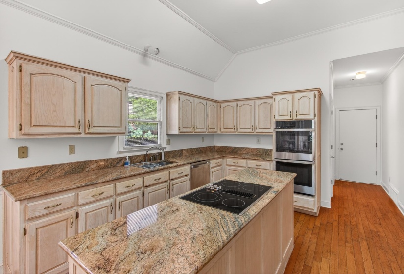 1563 QUAIL POINTE CIR, Memphis, Tennessee 38120, 3 Bedroom Bedrooms, 7 Room Rooms,2 BathroomBathrooms,Residential,For Sale,QUAIL POINTE,0,10221692