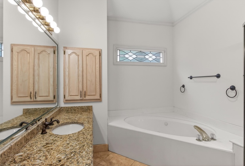 1563 QUAIL POINTE CIR, Memphis, Tennessee 38120, 3 Bedroom Bedrooms, 7 Room Rooms,2 BathroomBathrooms,Residential,For Sale,QUAIL POINTE,0,10221692