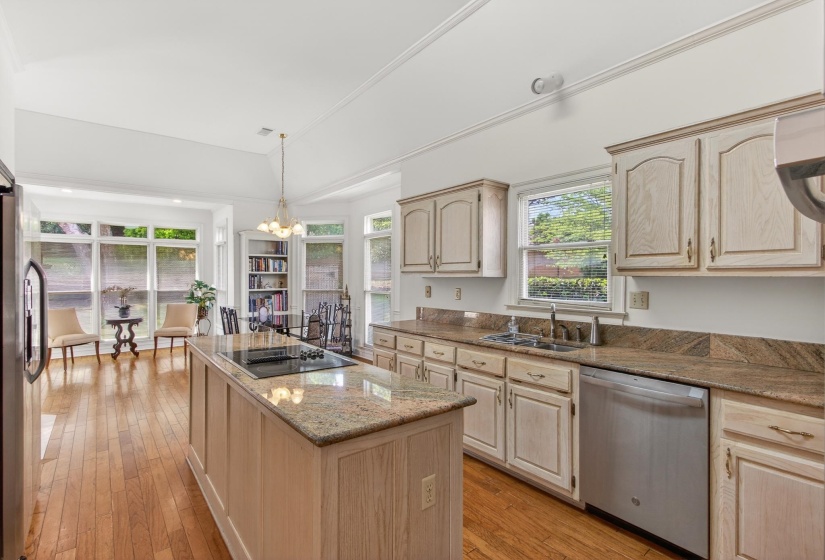 1563 QUAIL POINTE CIR, Memphis, Tennessee 38120, 3 Bedroom Bedrooms, 7 Room Rooms,2 BathroomBathrooms,Residential,For Sale,QUAIL POINTE,0,10221692