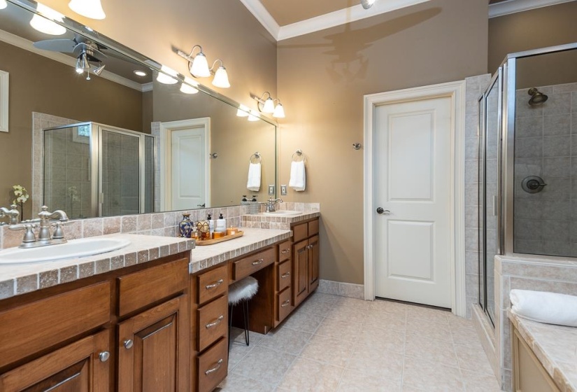 3158 BEDFORD LN, Germantown, Tennessee 38139, 5 Bedroom Bedrooms, 11 Room Rooms,3.1 BathroomBathrooms,Residential,For Sale,BEDFORD,0,10223481