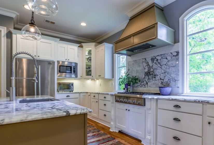 9540 HEDGEVIEW LANE LN, Germantown, Tennessee 38139, 5 Bedroom Bedrooms, 14 Room Rooms,4.1 BathroomBathrooms,Residential,For Sale,HEDGEVIEW LANE,0,10223490