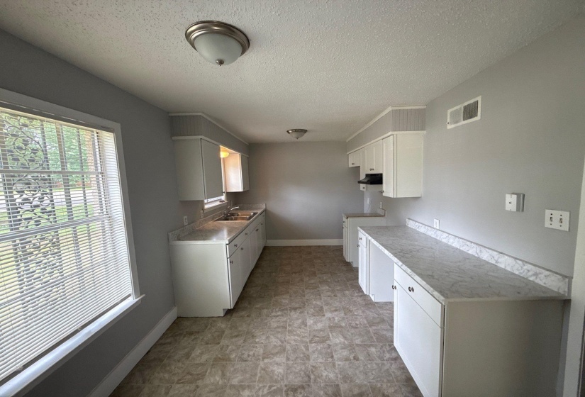 4580 COTTONWOOD RD, Memphis, Tennessee 38118, 3 Bedroom Bedrooms, 6 Room Rooms,2 BathroomBathrooms,Residential,For Sale,COTTONWOOD,0,10223498