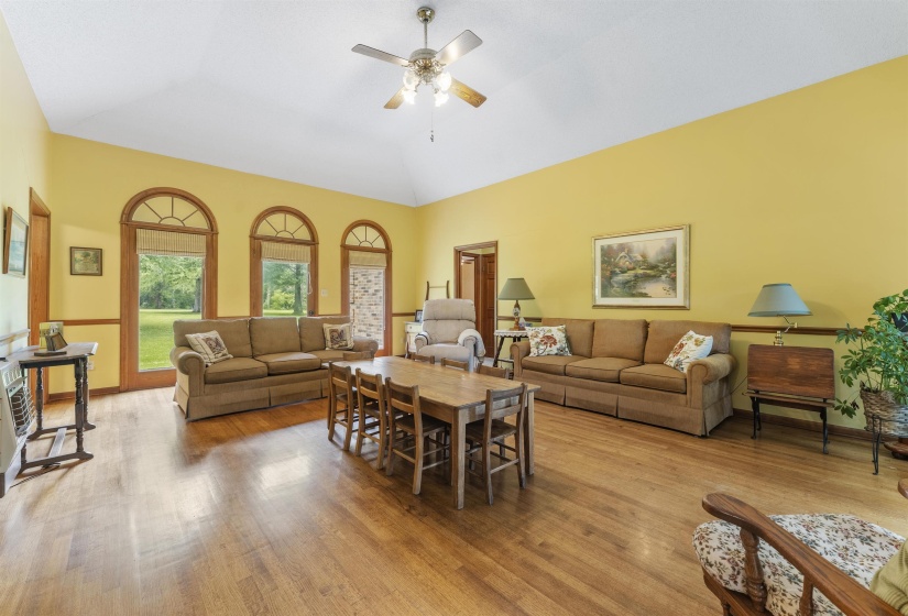 8760 OLD BROWNSVILLE RD, Bartlett, Tennessee 38002, 3 Bedrooms Bedrooms, 6 Rooms Rooms,2 BathroomsBathrooms,Residential,For Sale,OLD BROWNSVILLE,10223517