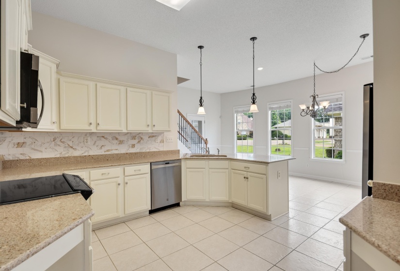 130 LEWIS FAIRWAY CIR, Oakland, Tennessee 38060, 4 Bedrooms Bedrooms, 10 Rooms Rooms,3 BathroomsBathrooms,Residential,For Sale,LEWIS FAIRWAY,10223519