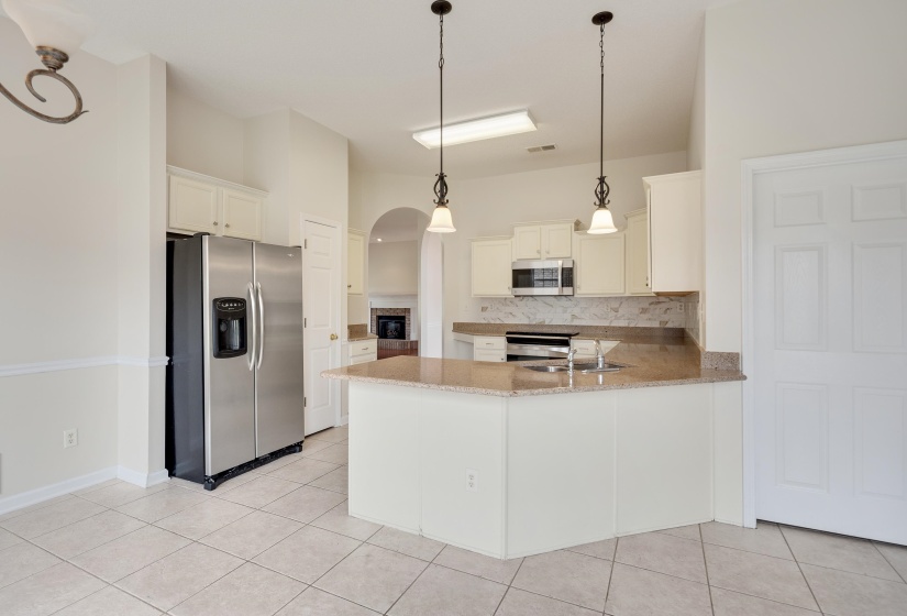 130 LEWIS FAIRWAY CIR, Oakland, Tennessee 38060, 4 Bedrooms Bedrooms, 10 Rooms Rooms,3 BathroomsBathrooms,Residential,For Sale,LEWIS FAIRWAY,10223519