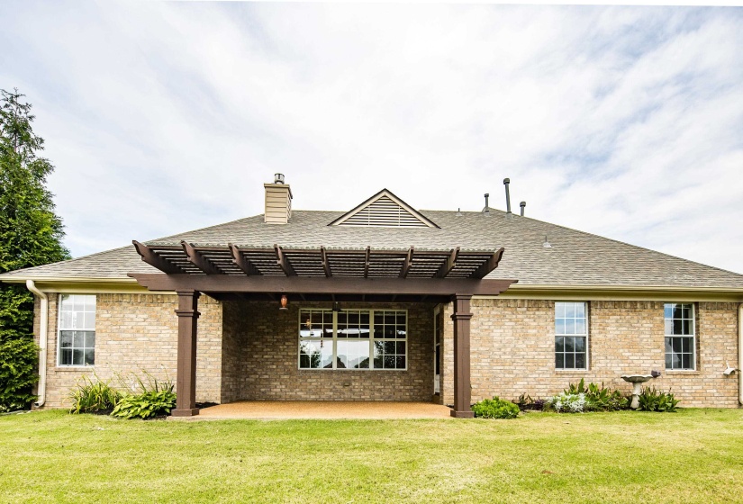 130 LEWIS FAIRWAY CIR, Oakland, Tennessee 38060, 4 Bedrooms Bedrooms, 10 Rooms Rooms,3 BathroomsBathrooms,Residential,For Sale,LEWIS FAIRWAY,10223519