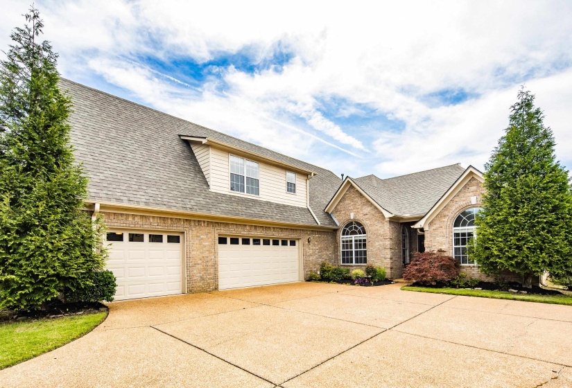 130 LEWIS FAIRWAY CIR, Oakland, Tennessee 38060, 4 Bedrooms Bedrooms, 10 Rooms Rooms,3 BathroomsBathrooms,Residential,For Sale,LEWIS FAIRWAY,10223519