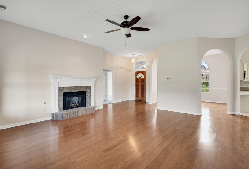 130 LEWIS FAIRWAY CIR, Oakland, Tennessee 38060, 4 Bedrooms Bedrooms, 10 Rooms Rooms,3 BathroomsBathrooms,Residential,For Sale,LEWIS FAIRWAY,10223519