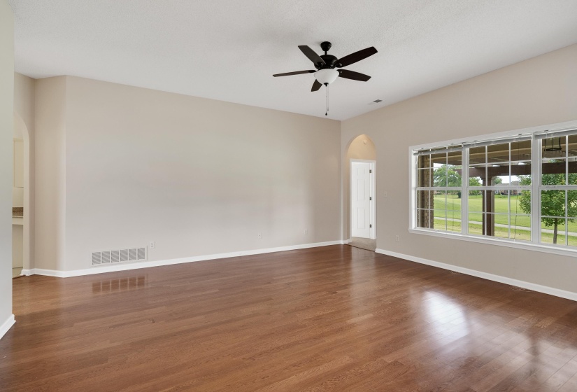 130 LEWIS FAIRWAY CIR, Oakland, Tennessee 38060, 4 Bedrooms Bedrooms, 10 Rooms Rooms,3 BathroomsBathrooms,Residential,For Sale,LEWIS FAIRWAY,10223519