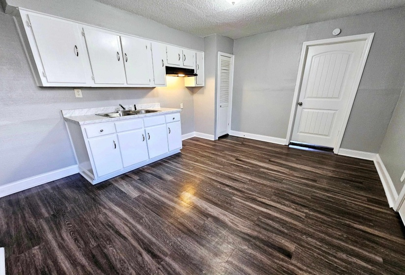 1609-1611 HUGENOT ST, Memphis, Tennessee 38114, 2 Bedroom Bedrooms, 0 ,1 BathroomBathrooms,Duplexes,For Sale,HUGENOT,0,10223548