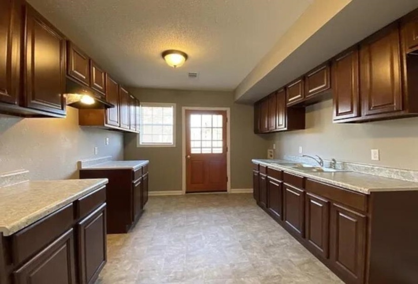 1352 COOPER ST, Memphis, Tennessee 38114, 2 Bedroom Bedrooms, 0 ,1 BathroomBathrooms,Duplexes,For Sale,COOPER,0,10223549