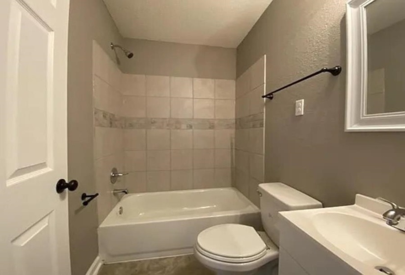 1352 COOPER ST, Memphis, Tennessee 38114, 2 Bedroom Bedrooms, 0 ,1 BathroomBathrooms,Duplexes,For Sale,COOPER,0,10223549
