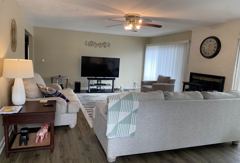 6586 POPLAR WOODS CIR, Germantown, Tennessee 38138, 2 Bedrooms Bedrooms, 7 Rooms Rooms,2 BathroomsBathrooms,Rental Properties,For Sale,POPLAR WOODS,10223560