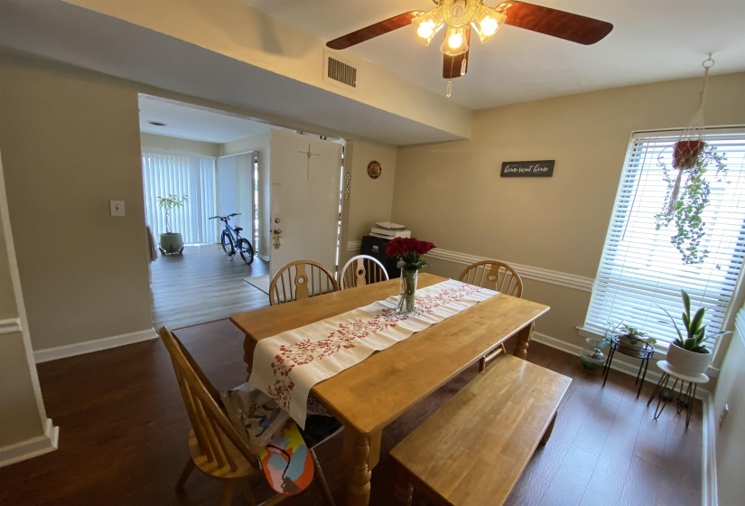 6586 POPLAR WOODS CIR, Germantown, Tennessee 38138, 2 Bedrooms Bedrooms, 7 Rooms Rooms,2 BathroomsBathrooms,Rental Properties,For Sale,POPLAR WOODS,10223560