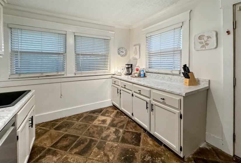 2241 YORK AVE, Memphis, Tennessee 38104, 3 Bedroom Bedrooms, 7 Room Rooms,1.1 BathroomBathrooms,Residential,For Sale,YORK,0,10218955