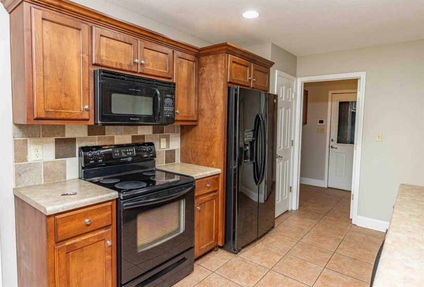 186 WALNUT TRACE DR, Jackson, Tennessee 38305, 4 Bedroom Bedrooms, 8 Room Rooms,3 BathroomBathrooms,Residential,For Sale,WALNUT TRACE,0,10223532