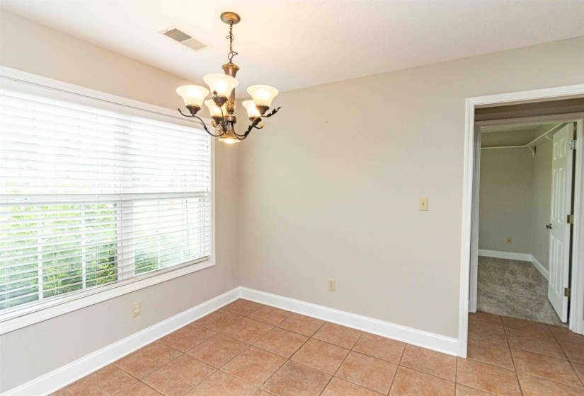186 WALNUT TRACE DR, Jackson, Tennessee 38305, 4 Bedroom Bedrooms, 8 Room Rooms,3 BathroomBathrooms,Residential,For Sale,WALNUT TRACE,0,10223532