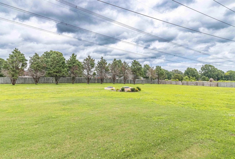186 WALNUT TRACE DR, Jackson, Tennessee 38305, 4 Bedroom Bedrooms, 8 Room Rooms,3 BathroomBathrooms,Residential,For Sale,WALNUT TRACE,0,10223532