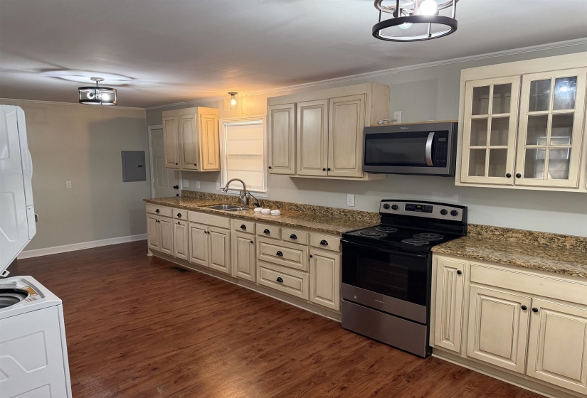 200 JW DAVIS DR, Savannah, Tennessee 38372, 3 Bedroom Bedrooms, 6 Room Rooms,1 BathroomBathrooms,Residential,For Sale,JW DAVIS,0,10223534