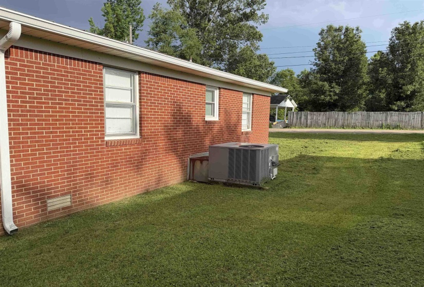 200 JW DAVIS DR, Savannah, Tennessee 38372, 3 Bedroom Bedrooms, 6 Room Rooms,1 BathroomBathrooms,Residential,For Sale,JW DAVIS,0,10223534