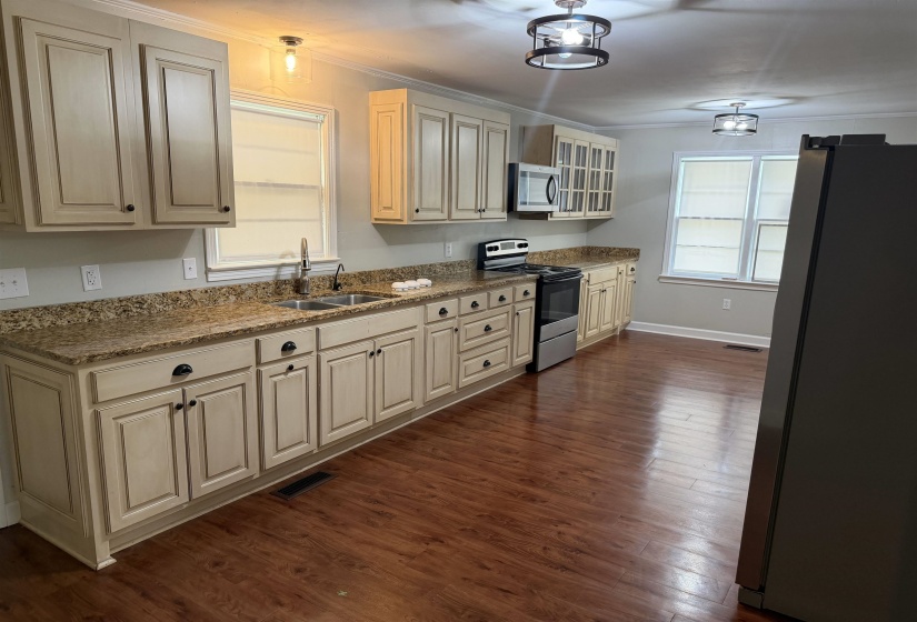 200 JW DAVIS DR, Savannah, Tennessee 38372, 3 Bedroom Bedrooms, 6 Room Rooms,1 BathroomBathrooms,Residential,For Sale,JW DAVIS,0,10223534