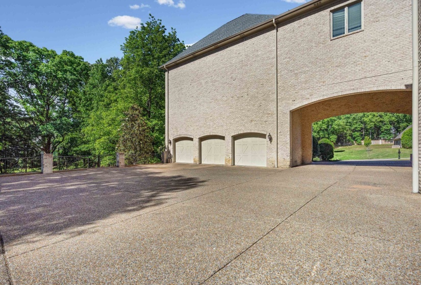 400 BUCKLAND CV, Eads, Tennessee 38028, 6 Bedrooms Bedrooms, 18 Rooms Rooms,5.2 BathroomsBathrooms,Residential,For Sale,BUCKLAND,10223565