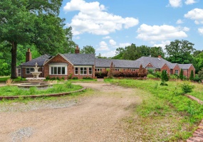 530 RAINES RD, Memphis, Tennessee 38109, 6 Bedrooms Bedrooms, 16 Rooms Rooms,5.3 BathroomsBathrooms,Residential,For Sale,RAINES,10223571
