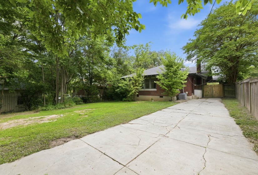 1830 FOREST AVE, Memphis, Tennessee 38112, 3 Bedrooms Bedrooms, 7 Rooms Rooms,2 BathroomsBathrooms,Residential,For Sale,FOREST,10223574